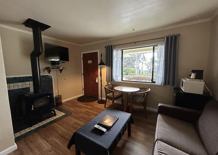 Ocean Cove Lodge